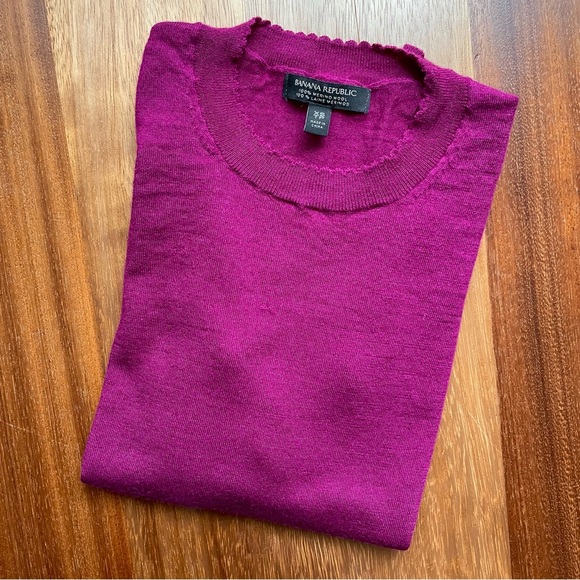 Banana Republic XS Merino Wool Scalloped Neck Sweater Berry Magenta - Picture 2 of 7